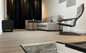 Luxe Pas Gerenoveerd Monumentaal Appartement